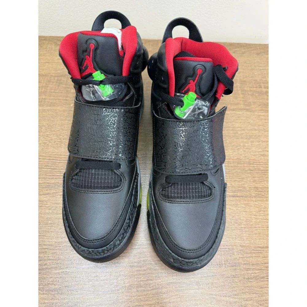 Jordan Nike Men's Son of Black/Gym Red Cl/Grey/Grn Pls Basketball Shoe 8.5 Men